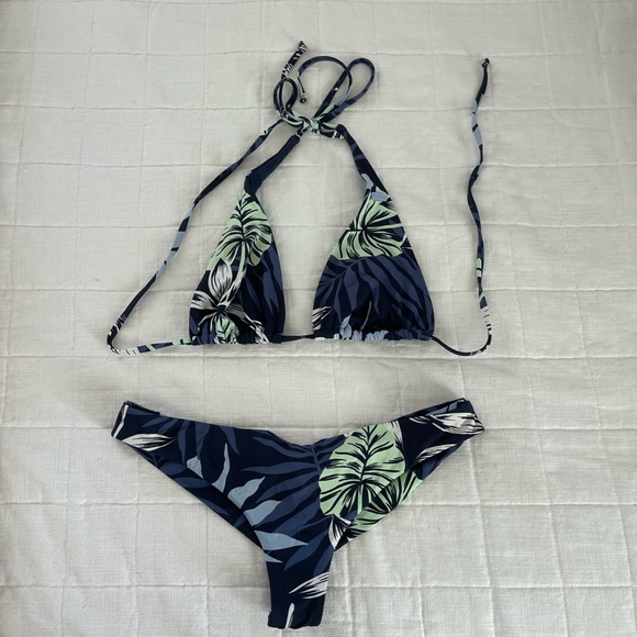 Tropical Leaf Print Bikini Set - Picture 1 of 2
